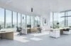 Ein modernes, lichtdurchflutetes Büro mit professionell gekleideten Tech-Experten in angeregter Gesprächsrunde vor großen, transparenten Bildschirmen, die komplexe Daten und KI-Visualisierungen zeigen, während warme Sonnenstrahlen durch Panoramafenster fallen und eine einladende, zukunftsorientierte Atmosphäre schaffen.