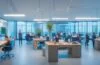 Ein modernes Büro mit warmem Tageslicht, in dem ein motiviertes Team aus jungen Fachleuten verschiedener Herkunft in entspannter Atmosphäre digital an Fintech-Innovationen arbeitet, während helle, klare Farben und natürliche Details das zukunftsweisende Vertrauen und den Aufbruch der Branche einfangen.