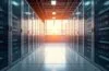 Ein hell erleuchteter, moderner Serverraum mit klar strukturierten Serverracks, in dem warmes Tageslicht durch große Fenster fällt und eine Atmosphäre von Innovation, Sicherheit und nachhaltiger Energieversorgung schafft.